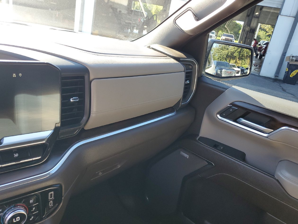 Used 2024 GMC Sierra 1500 SLT w/ SLT Premium Plus Package AWD/4WD image 27