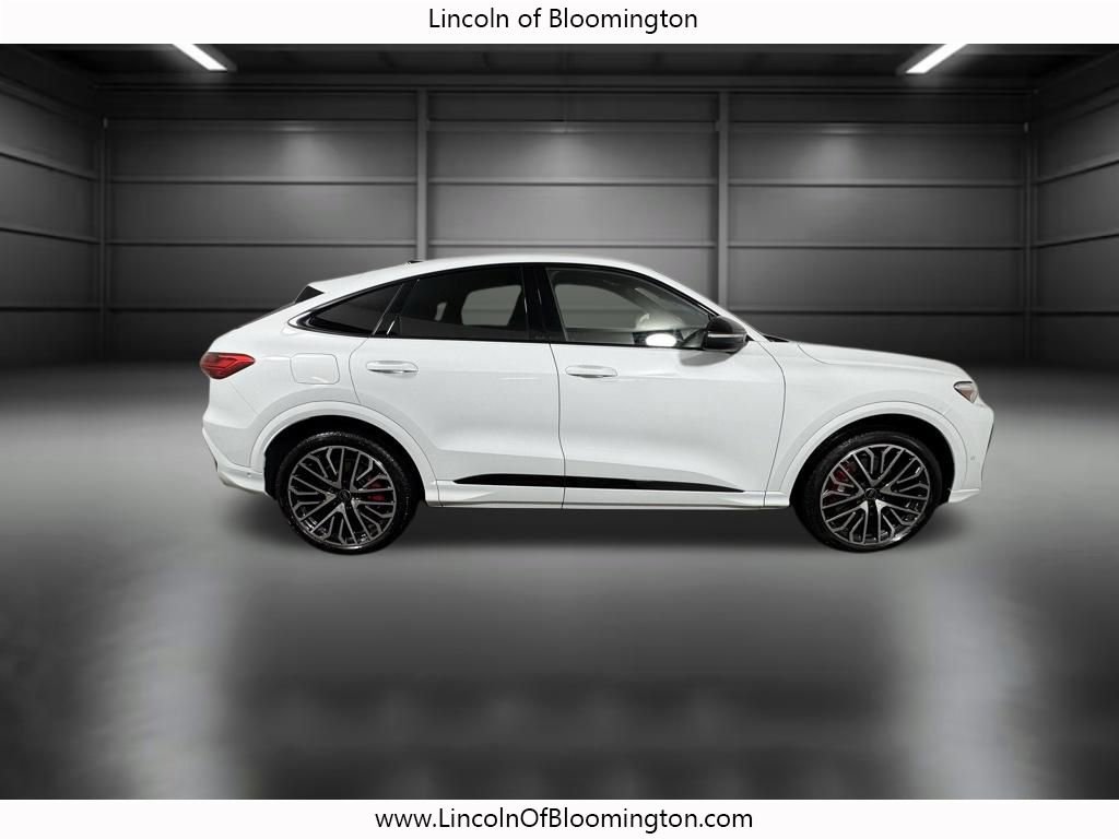 Used 2025 Audi SQ5 Prestige w/ Prestige Package image 7