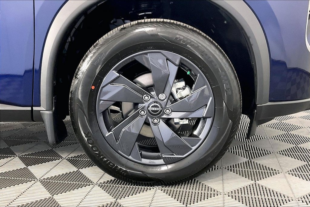 New 2026 Nissan Rogue SV AWD/4WD image 16