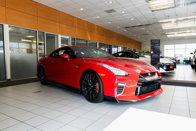 Used 2020 Nissan GT-R Premium w/ Premium Interior Package image 24
