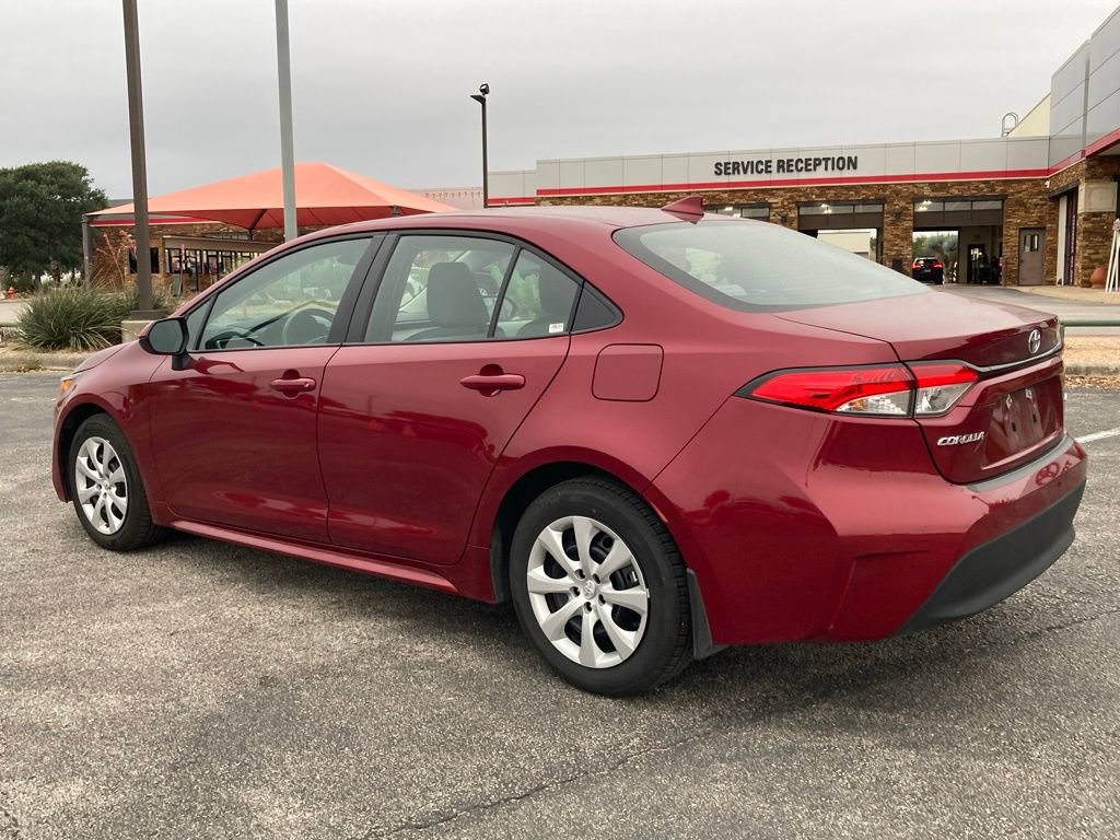Used 2025 Toyota Corolla LE FWD image 7