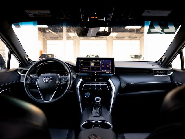 Used 2022 Toyota Venza XLE image 24