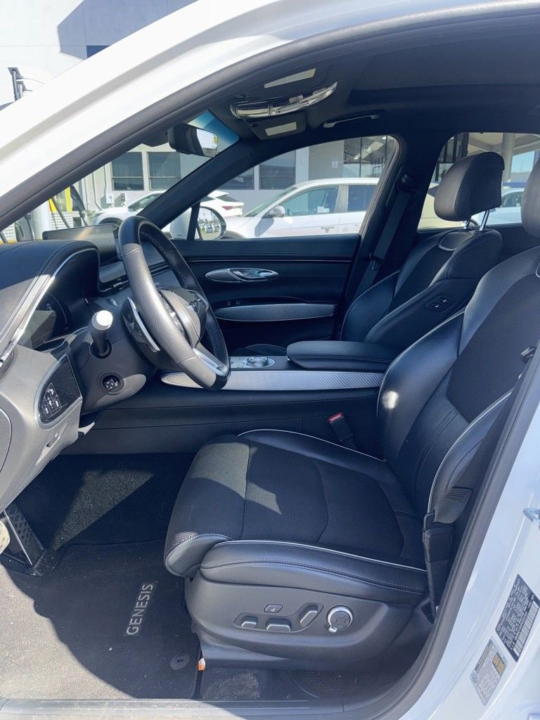 Used 2023 Genesis GV70 2.5T Sport Prestige w/ Sport Prestige Package image 5