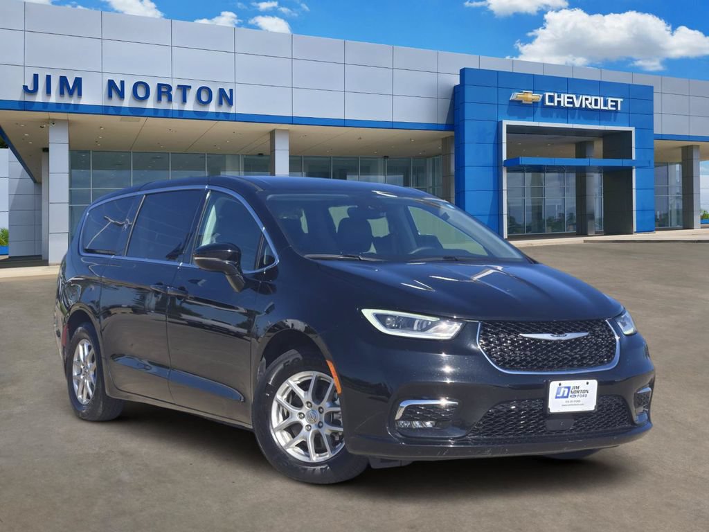 Used 2024 Chrysler Pacifica Touring-L