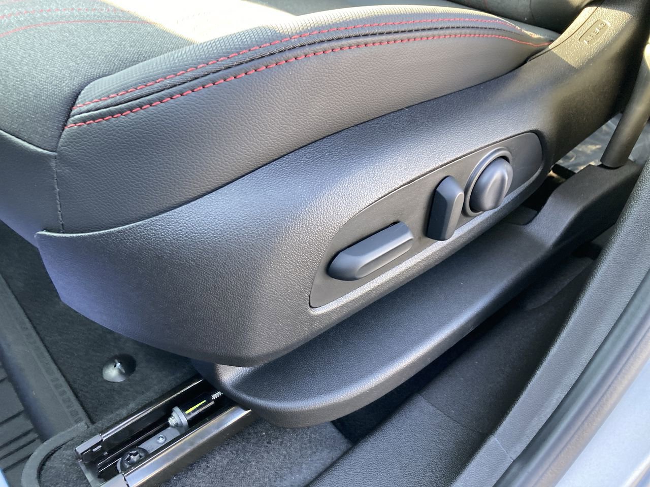 Used 2022 Chevrolet Equinox RS w/ LPO, Floor Liner Package AWD/4WD image 25