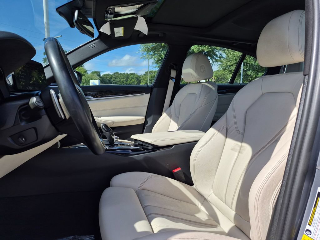 Used 2023 BMW 530i w/ Premium Package RWD image 12