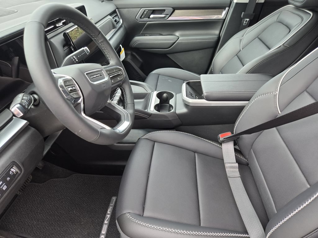 New 2026 GMC Terrain Denali w/ LPO, Black Badging Package AWD/4WD image 8
