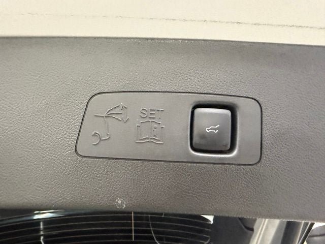 Used 2024 Lincoln Corsair AWD w/ Equipment Group 101A image 23
