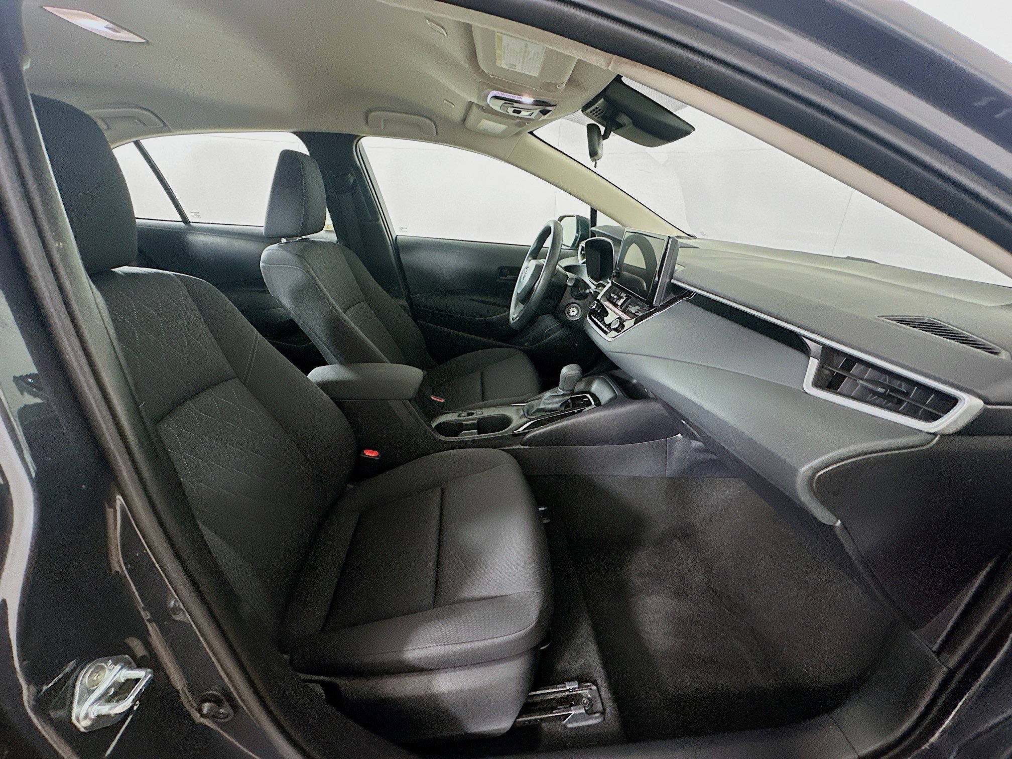 Used 2026 Toyota Corolla LE FWD image 30