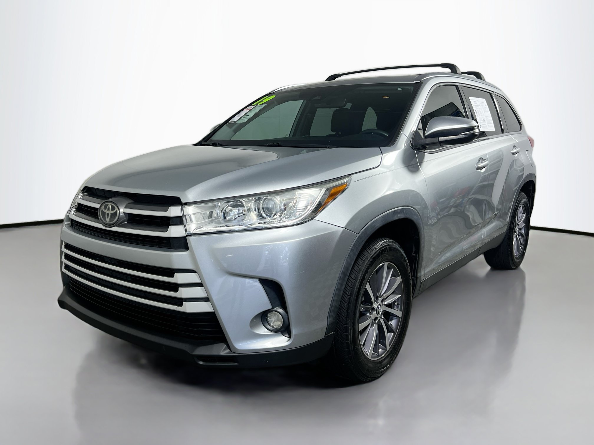 Used 2019 Toyota Highlander XLE FWD image 10