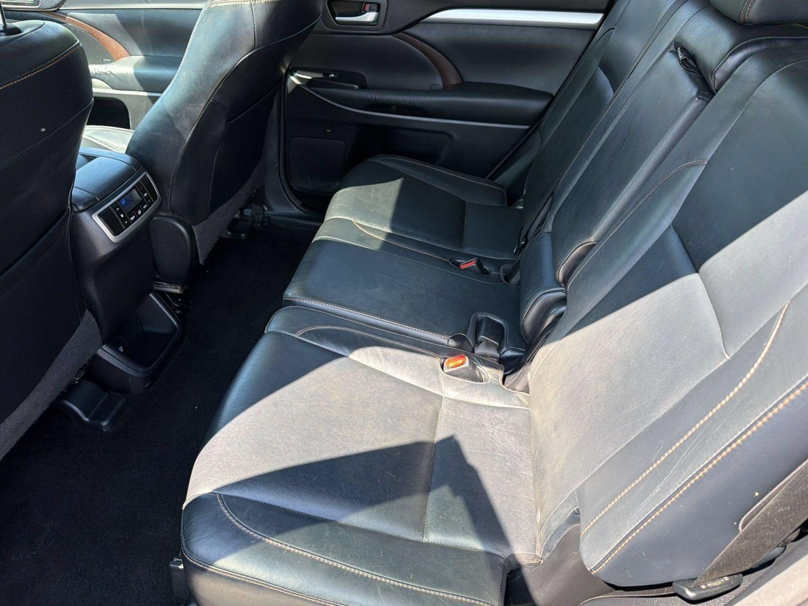 Used 2015 Toyota Highlander XLE FWD image 23