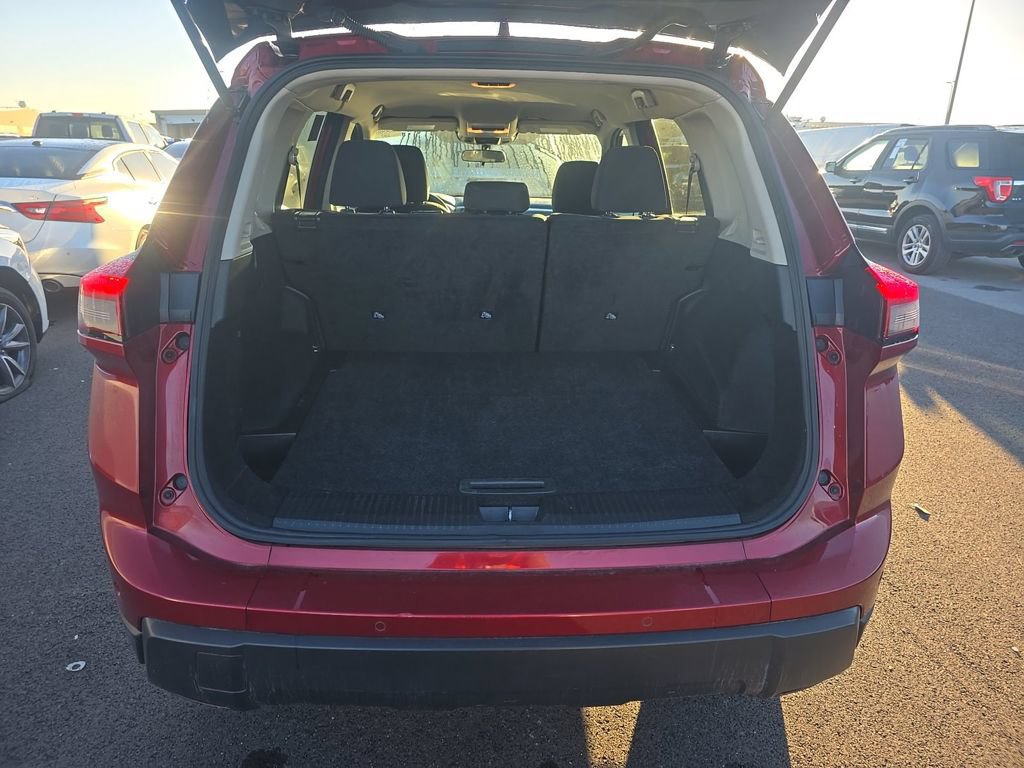 Used 2024 Nissan Rogue S AWD/4WD image 9
