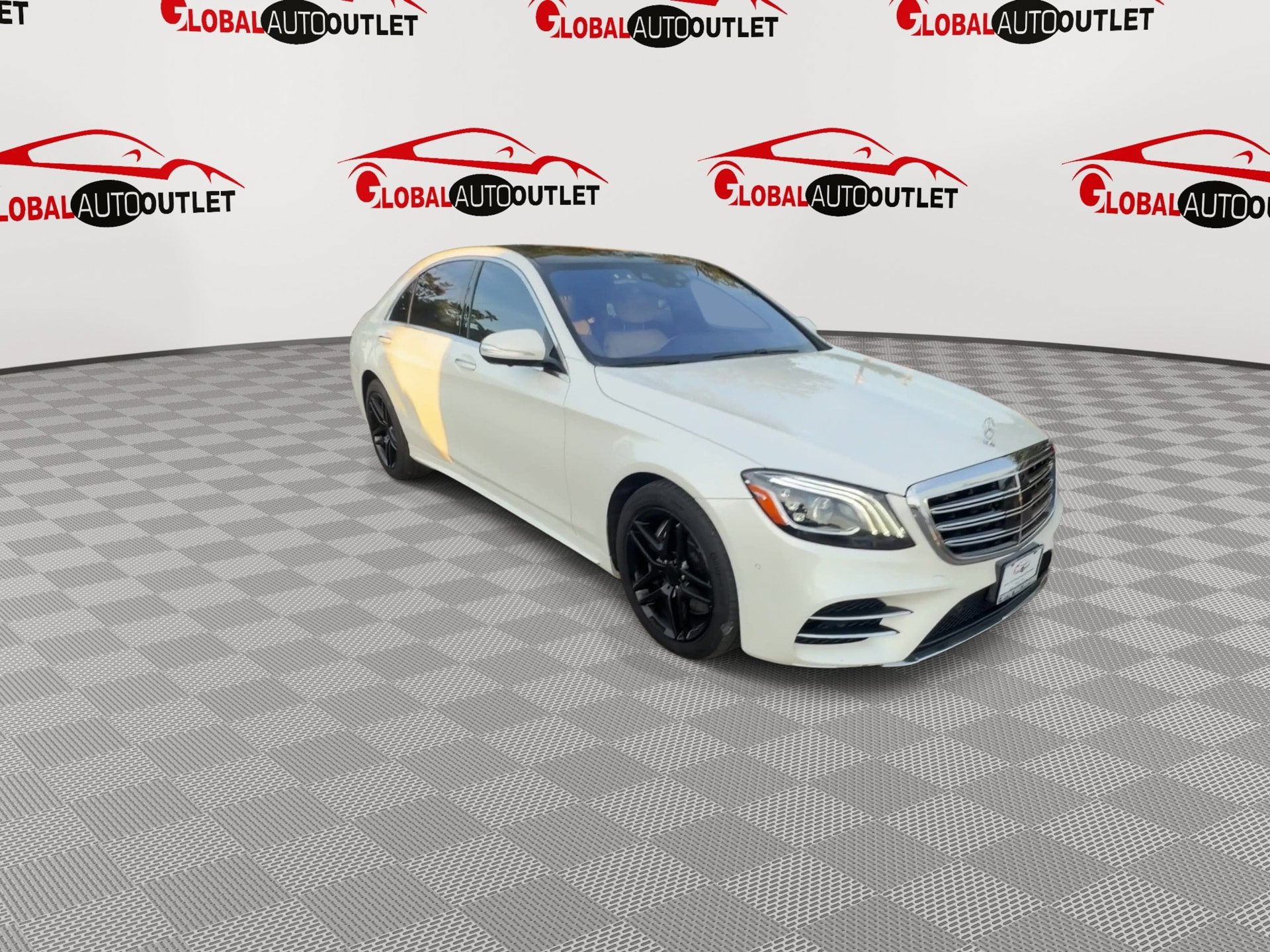 Used 2019 Mercedes-Benz S 560 4MATIC Sedan image 2