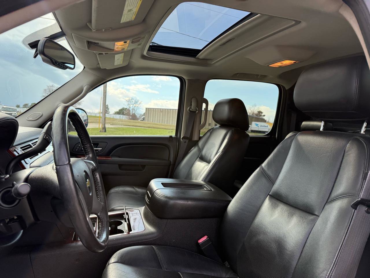 Used 2011 Chevrolet Avalanche LTZ image 17