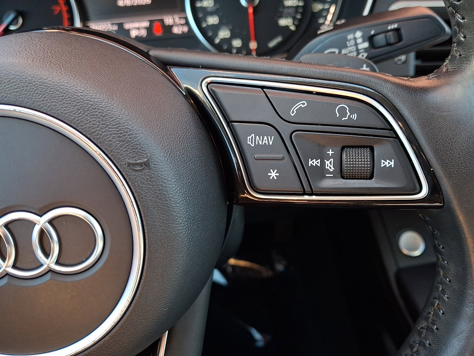 Used 2019 Audi A4 2.0T Premium w/ Convenience Package image 22