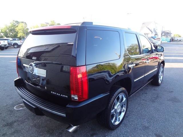 Used 2011 Cadillac Escalade Premium AWD/4WD image 6