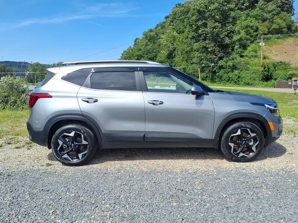 Used 2024 Kia Seltos EX AWD/4WD image 4