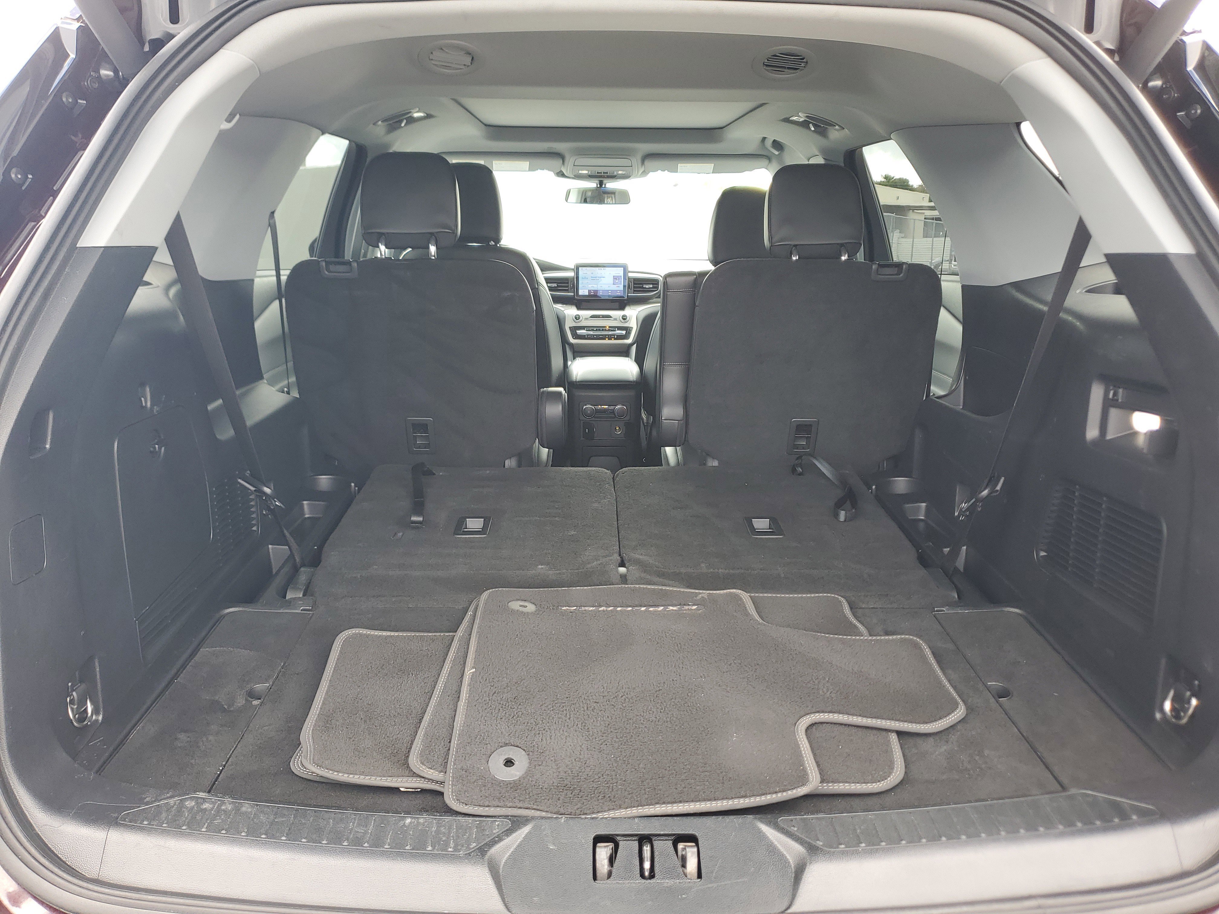 Used 2023 Ford Explorer XLT w/ Equipment Group 202A image 17