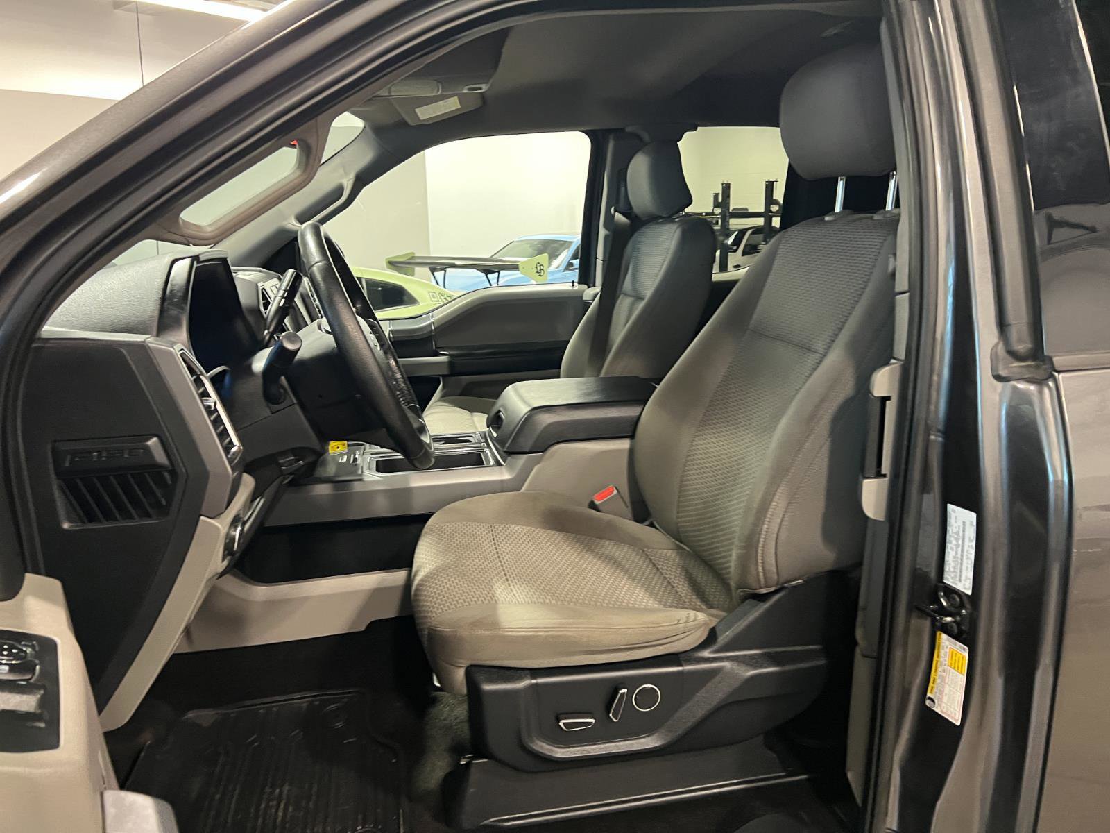 Used 2015 Ford F150 XLT w/ Equipment Group 302A Luxury image 9