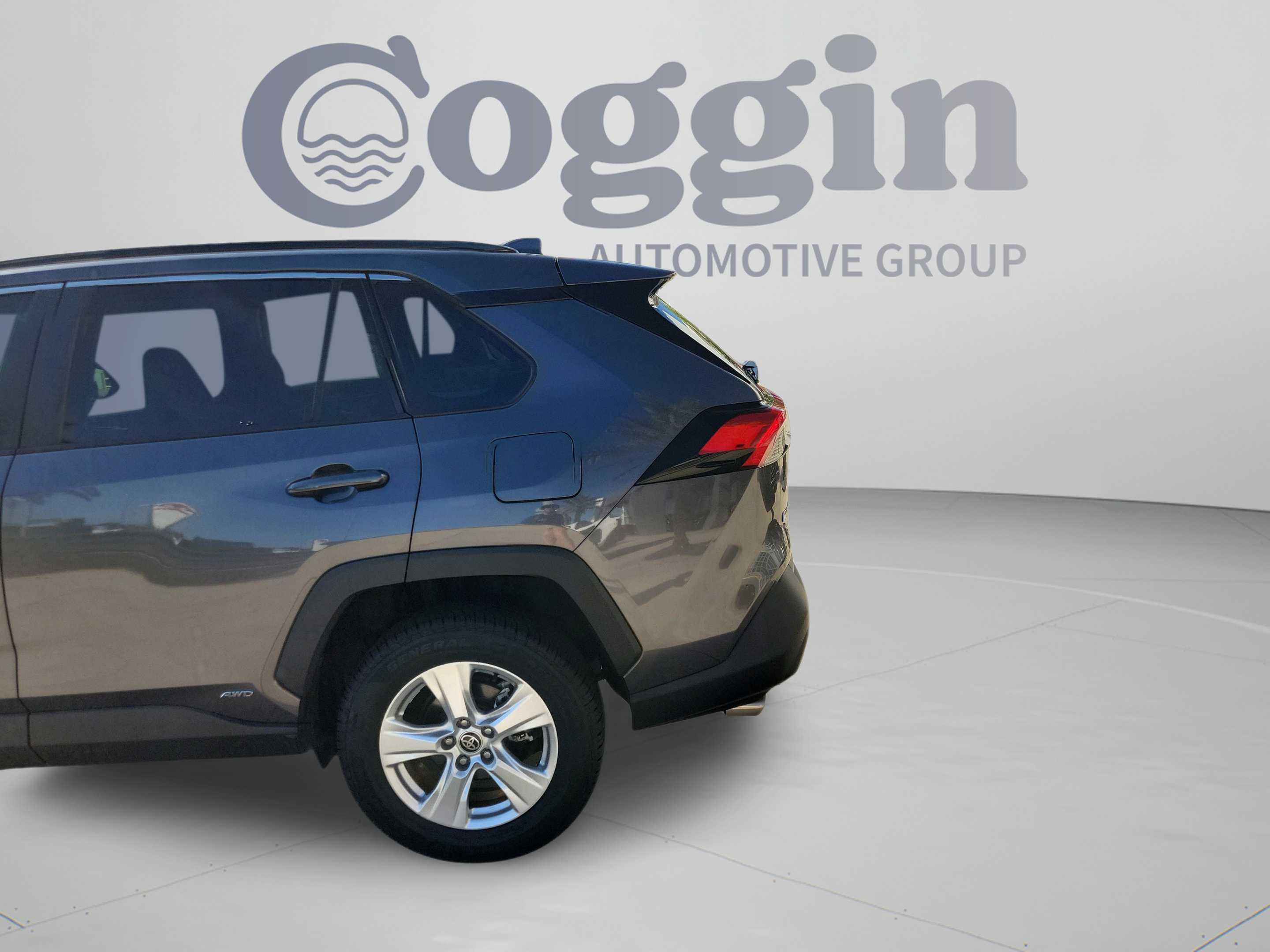 Used 2021 Toyota RAV4 XLE AWD/4WD image 29