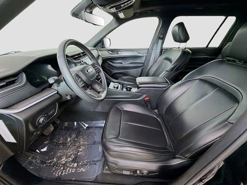 Used 2024 Jeep Grand Cherokee L Limited w/ Luxury Tech Group II image 25