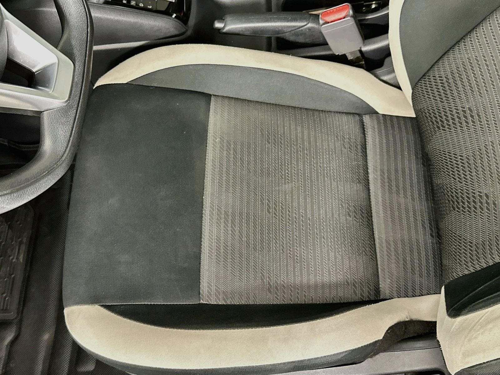 Used 2021 Nissan Versa SV FWD image 18
