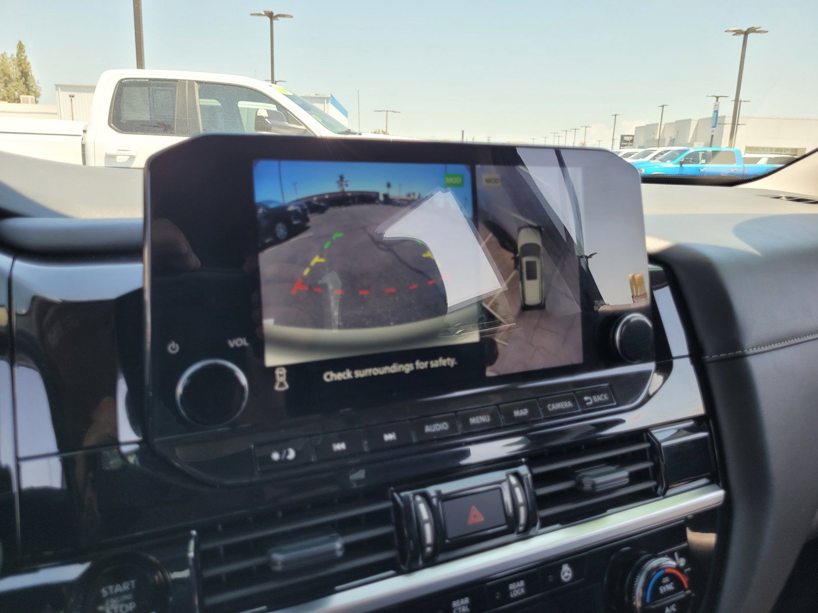 Used 2025 Nissan Pathfinder SL AWD/4WD image 19