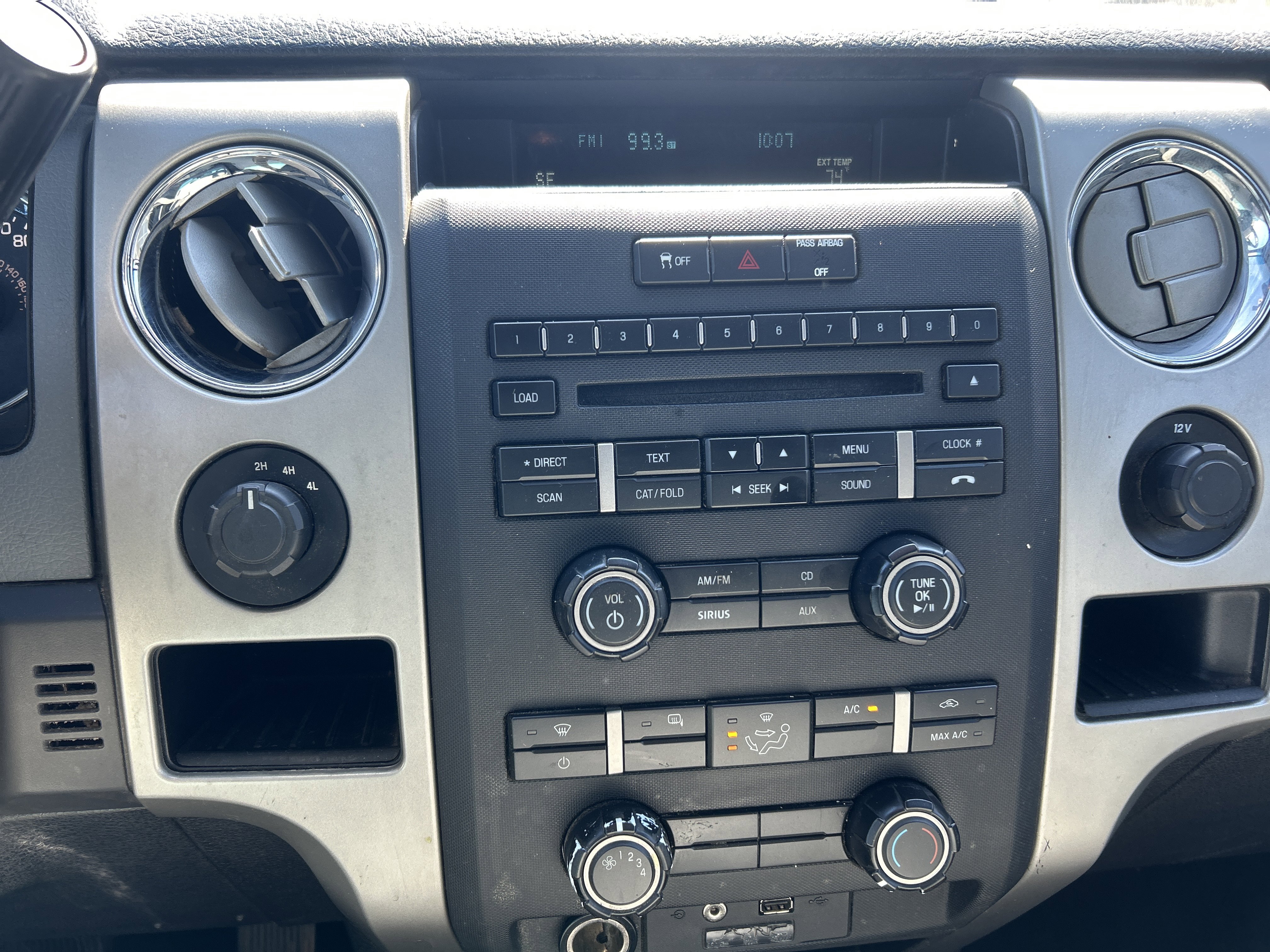 Used 2011 Ford F150 XLT w/ XLT Chrome Pkg image 25