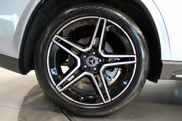 Used 2024 Mercedes-Benz GLS 450 4MATIC w/ AMG Line Exterior image 38