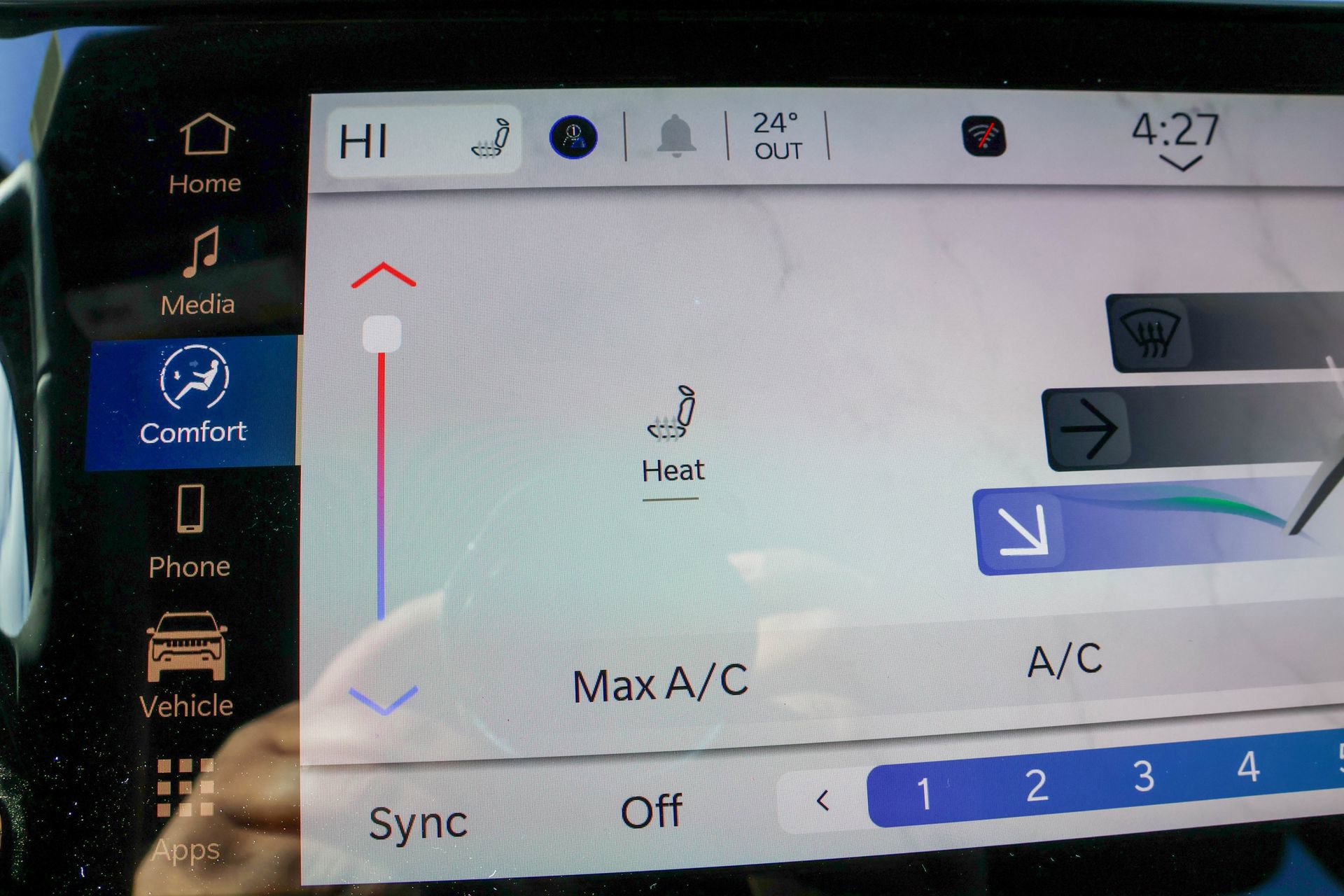 New 2026 Jeep Cherokee Laredo image 18