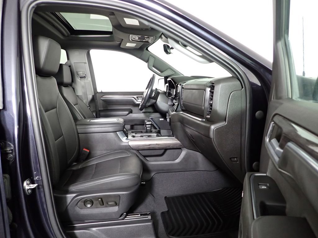 Used 2022 Chevrolet Silverado 1500 LTZ w/ LTZ Premium Package image 39