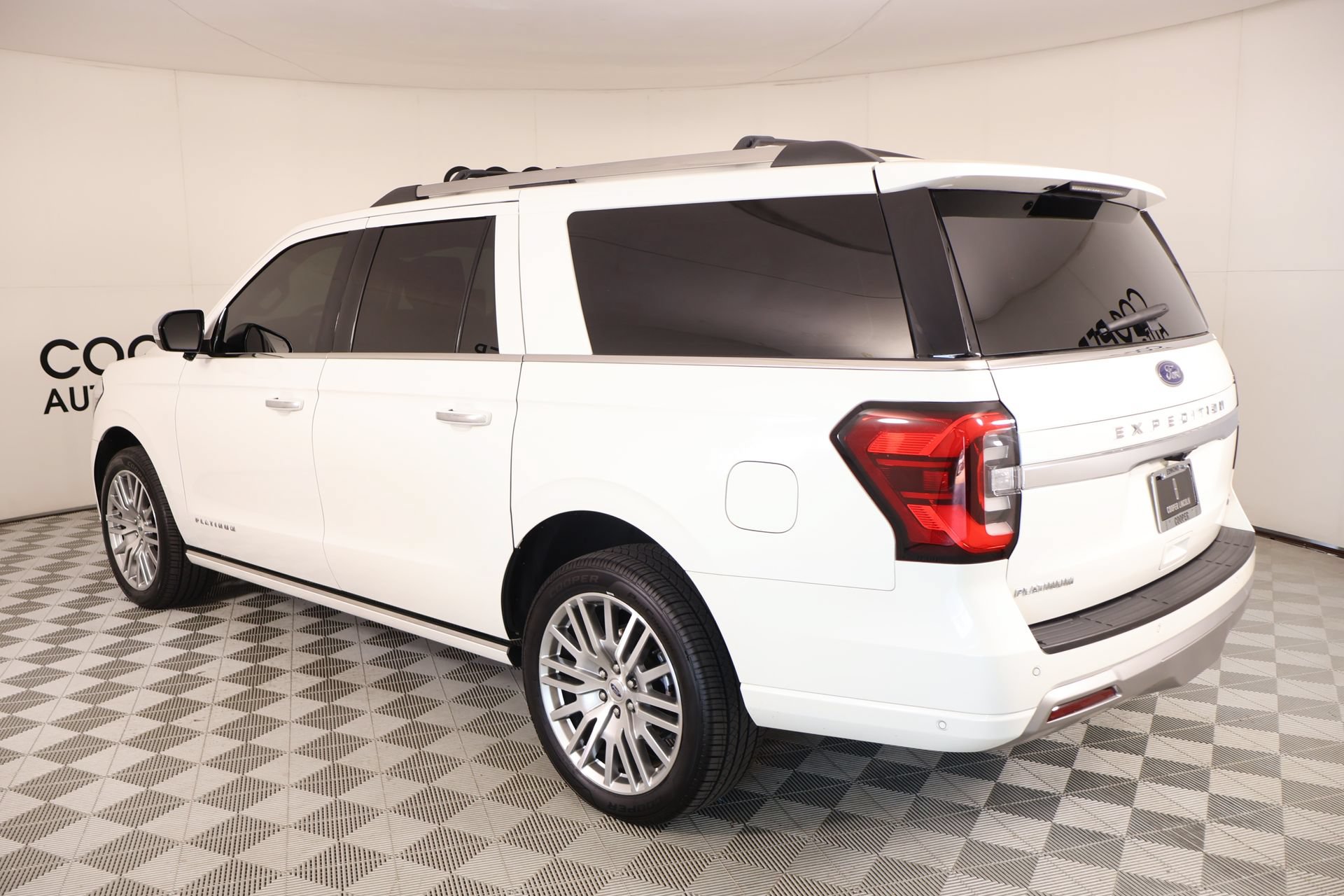 Used 2024 Ford Expedition Max Platinum AWD/4WD image 25