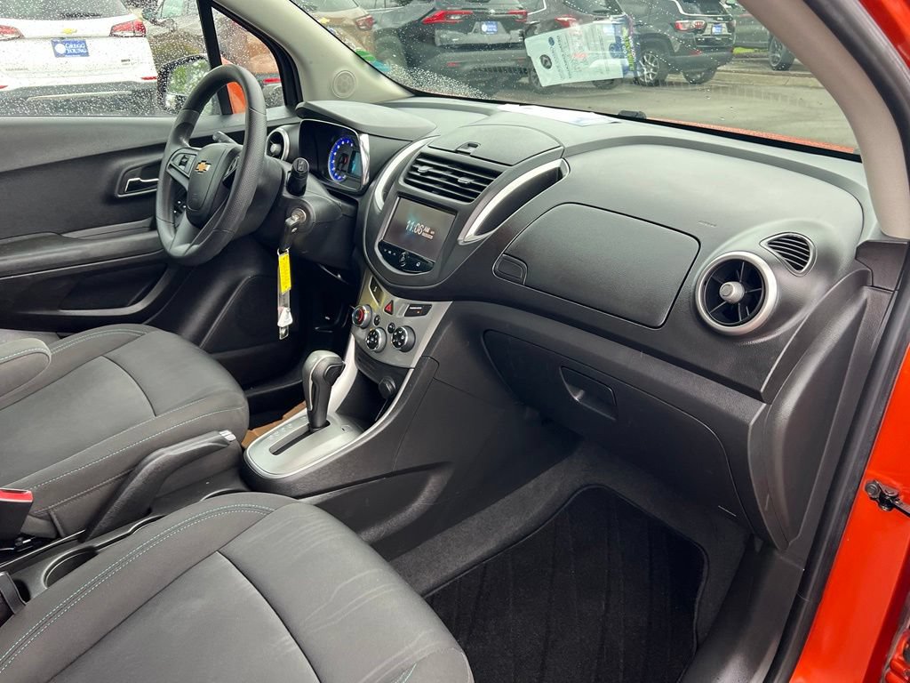 Used 2015 Chevrolet Trax LT FWD image 25