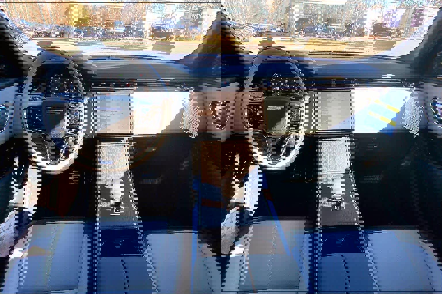 New 2026 Land Rover Range Rover Velar Dynamic SE AWD/4WD image 7