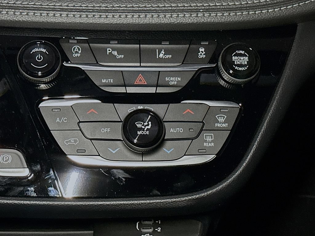 New 2027 Chrysler Pacifica Select FWD image 13