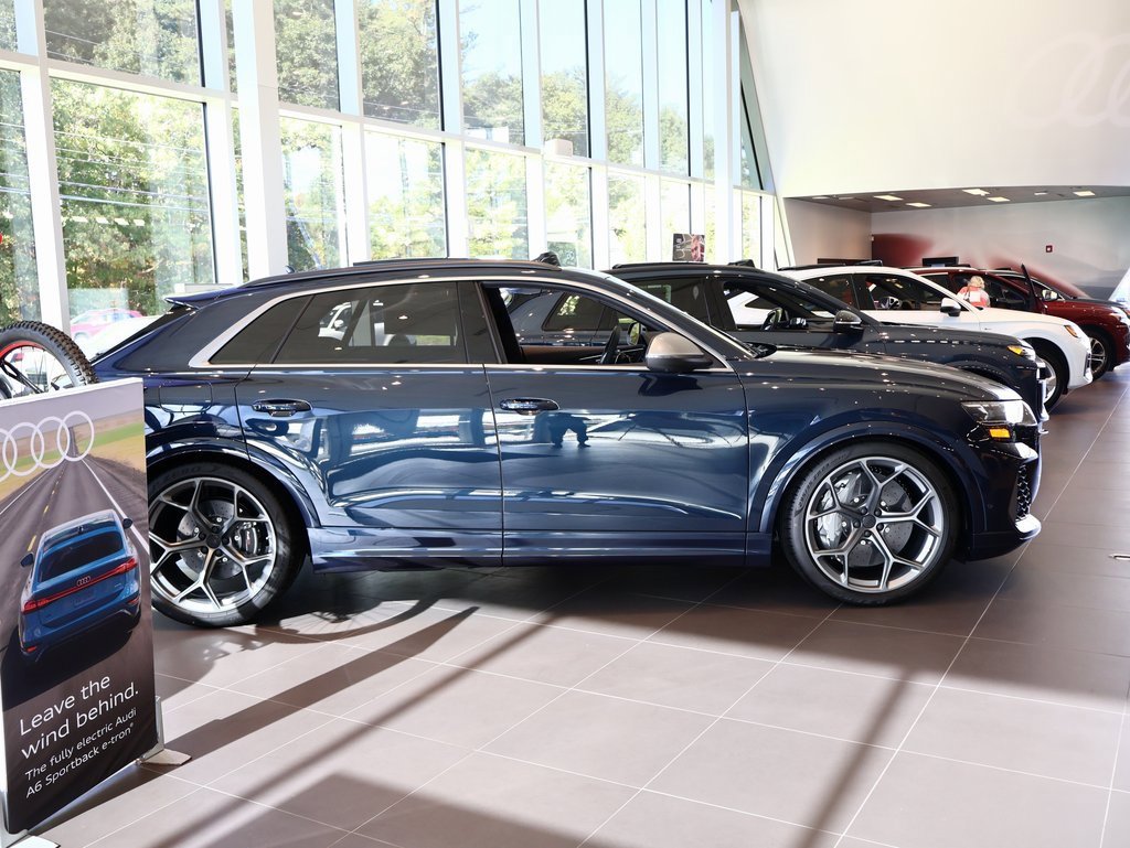 New 2026 Audi RS Q8 performance image 11