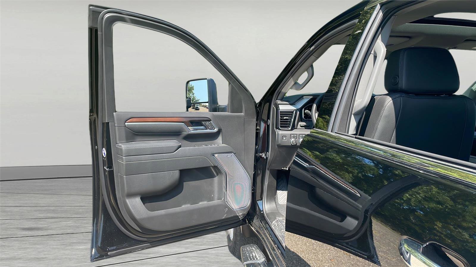 New 2026 GMC Sierra 2500 Denali w/ Denali Reserve Package image 24