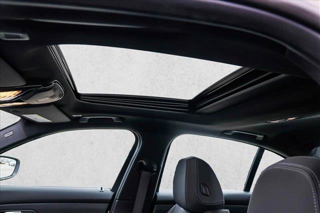 Certified 2025 BMW 330i xDrive Sedan w/ Convenience Package image 11