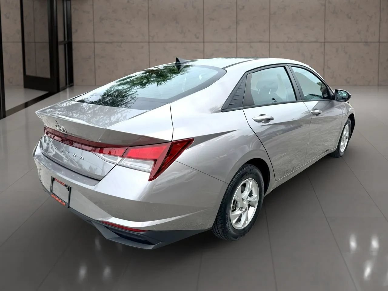 Used 2023 Hyundai Elantra SE FWD image 3