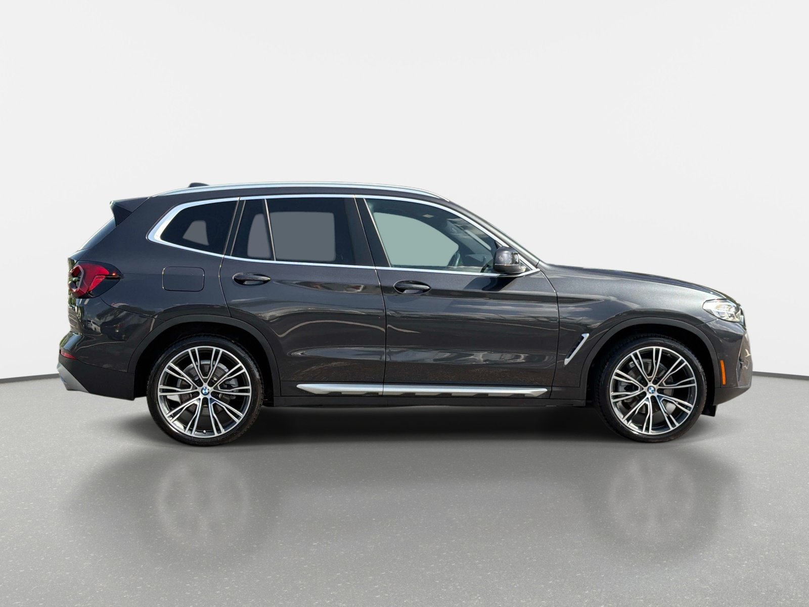 Used 2022 BMW X3 sDrive30i w/ Convenience Package RWD image 2