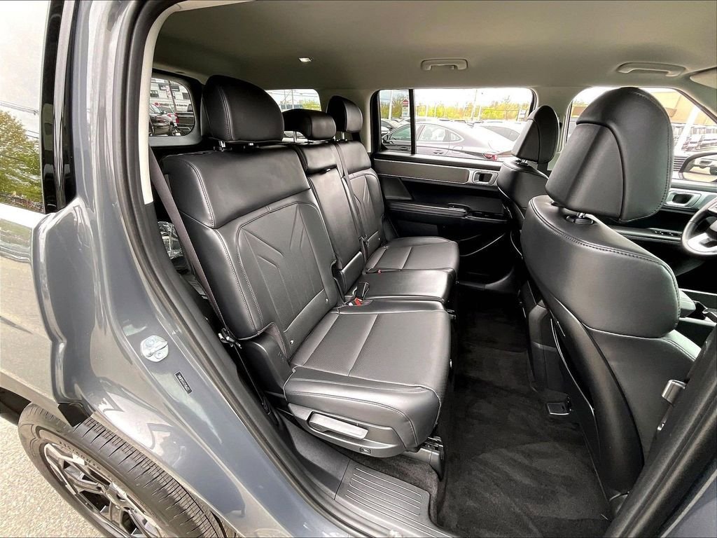 Used 2026 Hyundai Santa Fe SEL AWD/4WD image 16