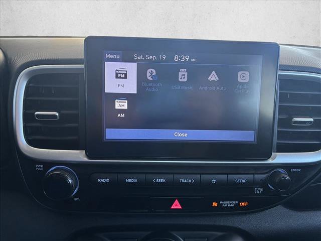 Used 2023 Hyundai Venue SEL FWD image 13