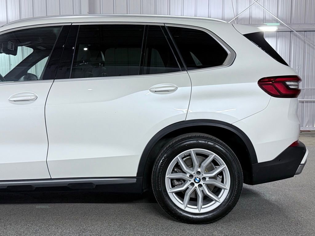 Used 2020 BMW X5 xDrive50i w/ Executive Package image 13