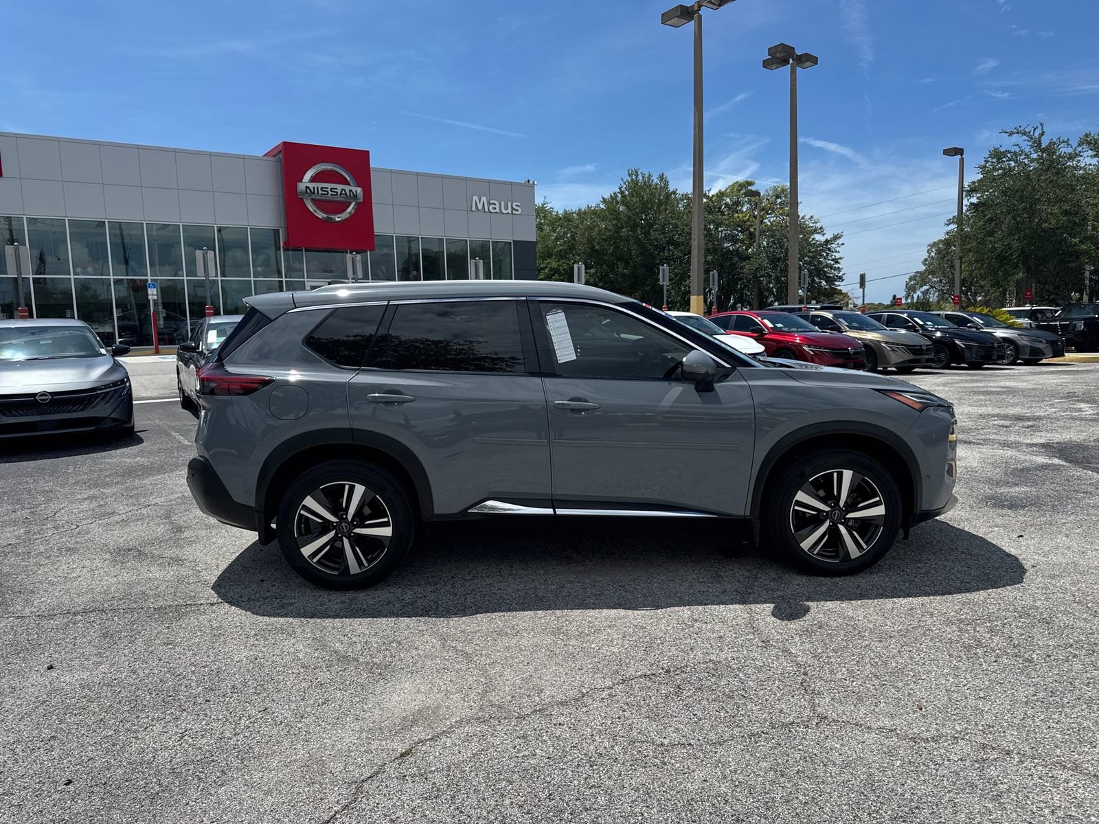 Certified 2023 Nissan Rogue Platinum w/ Platinum Premium Package FWD image 6