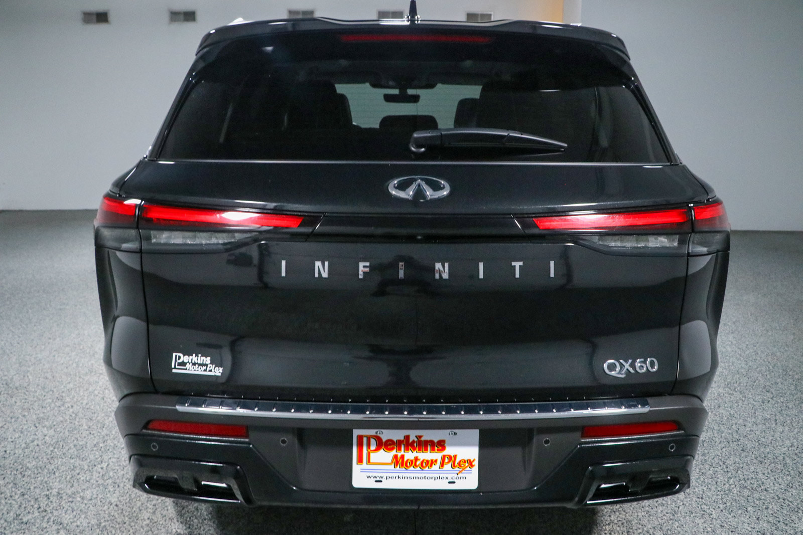 Used 2023 INFINITI QX60 Luxe w/ Cargo Package FWD image 8