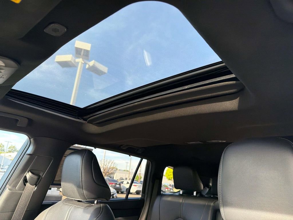 Used 2023 Toyota Highlander XSE image 6