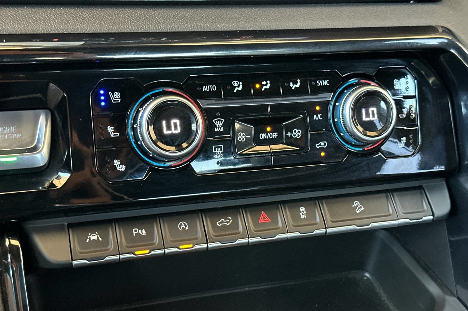 Certified 2025 GMC Sierra 1500 AT4 AWD/4WD image 21
