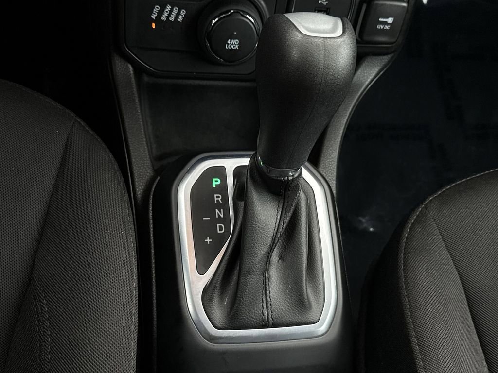 Used 2023 Jeep Renegade Latitude image 23