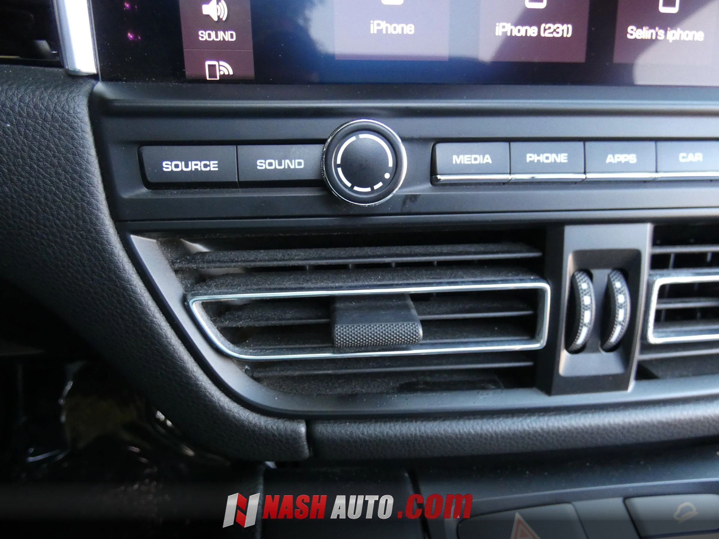 Used 2020 Porsche Macan AWD/4WD image 55