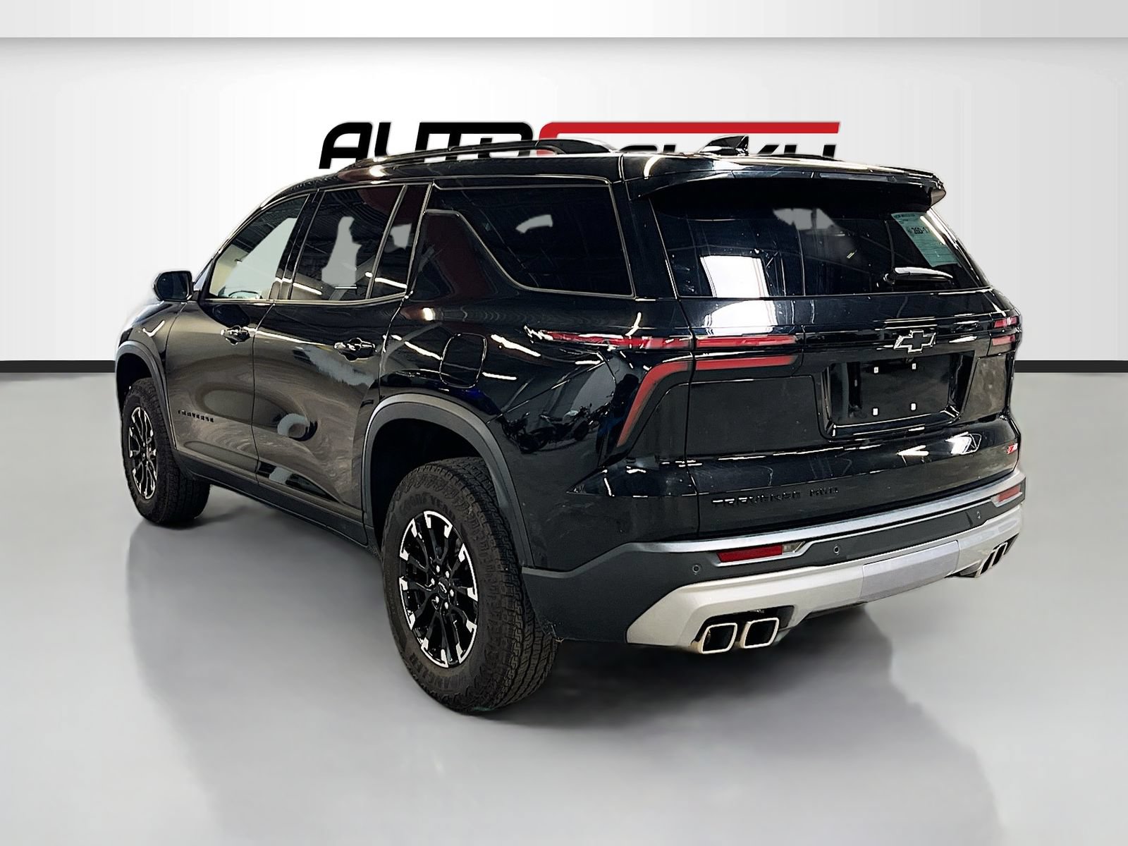 Used 2025 Chevrolet Traverse Z71 w/ Driver Confidence Package AWD/4WD image 5